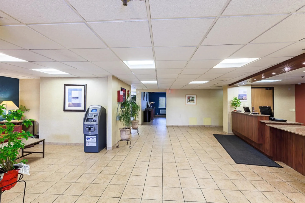 Motel 6-Milwaukee, WI - Glendale