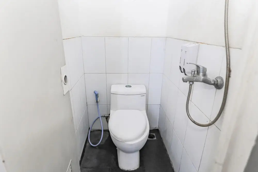 OYO 93584 RukotelNearICE BSD
