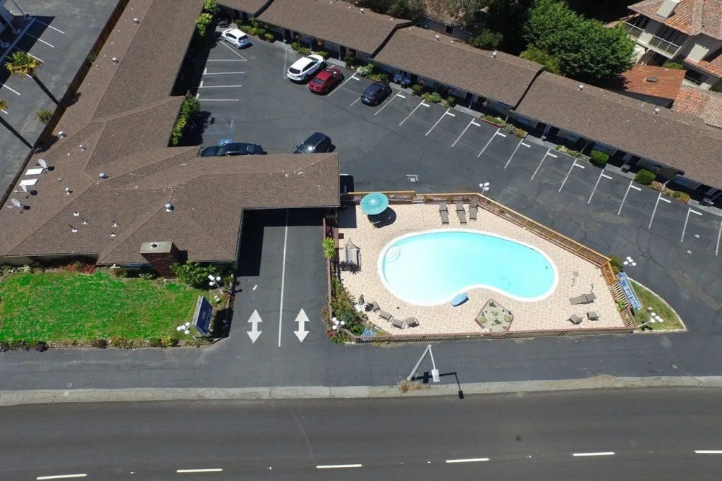 Monterey Surf Inn