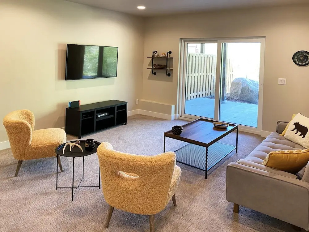 Fox Creek 2 4 Bedroom Townhouse by RedAwning