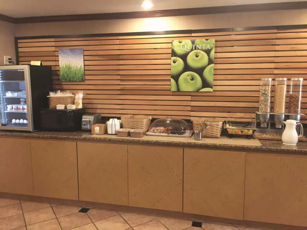 La Quinta Inn Milwaukee West Brookfield