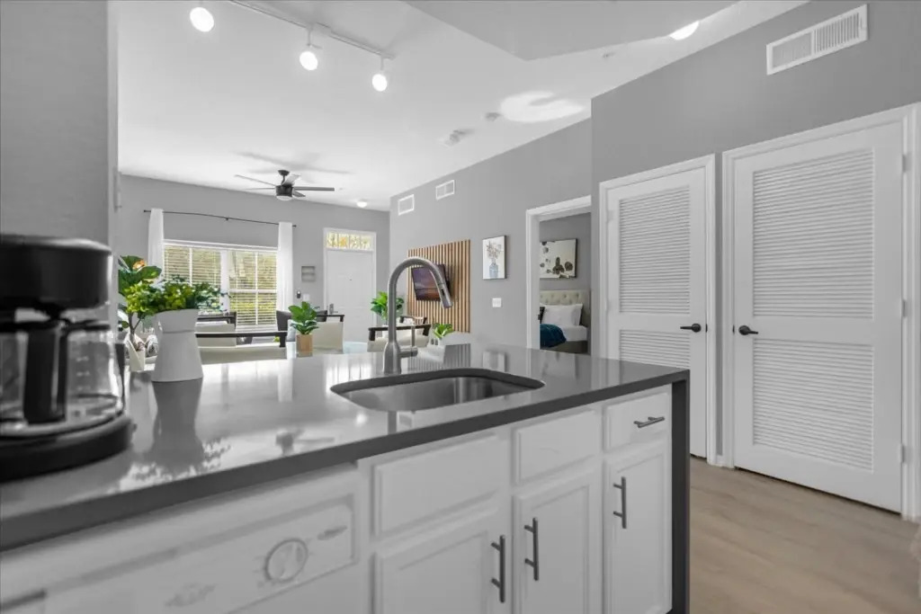 3 Bedrooms 2 Bathrooms Seven Dwarfs 10-105 Lc