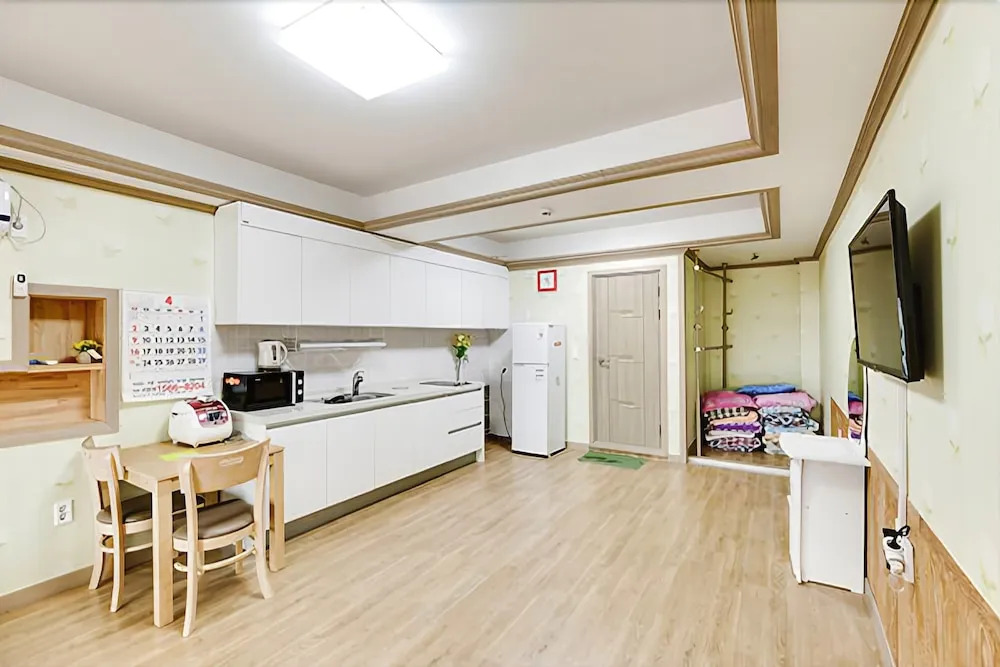 Gangneung Gyeongpo Cabin Pension