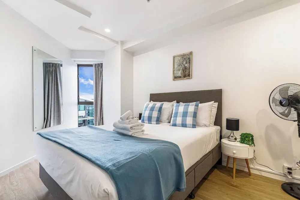 Central CBD Apt | Balcony & Style | Zodiak Stays