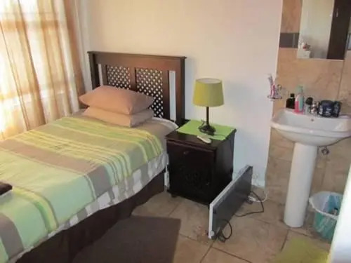 Mall Guesthouse