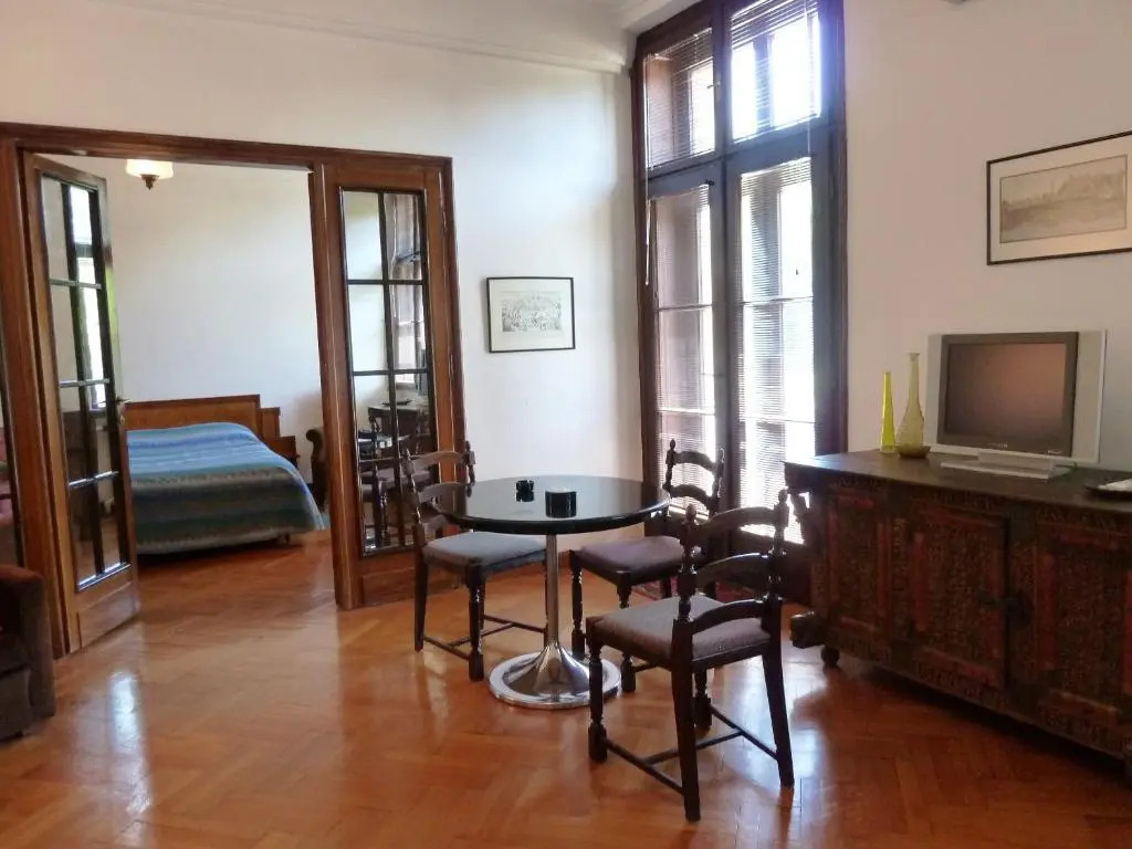 Apartment Parliament park