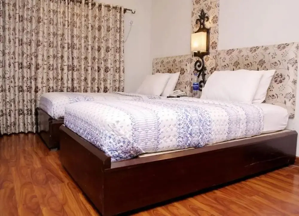Shelton Hotel Lahore