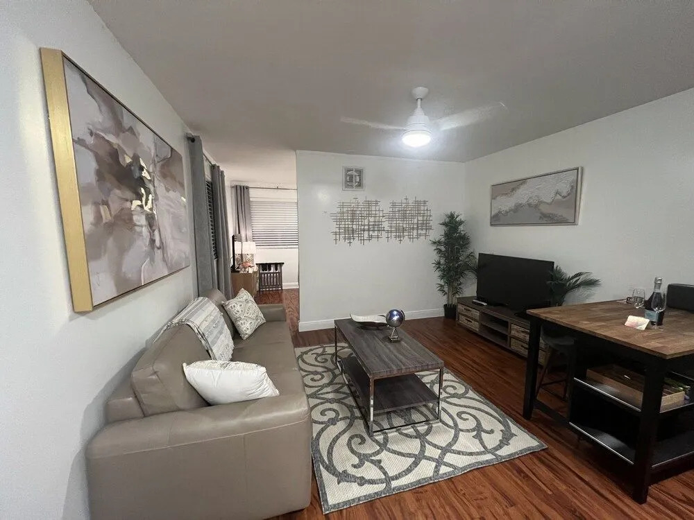 The Pearl Beachside Apartments on Hollywood Beach