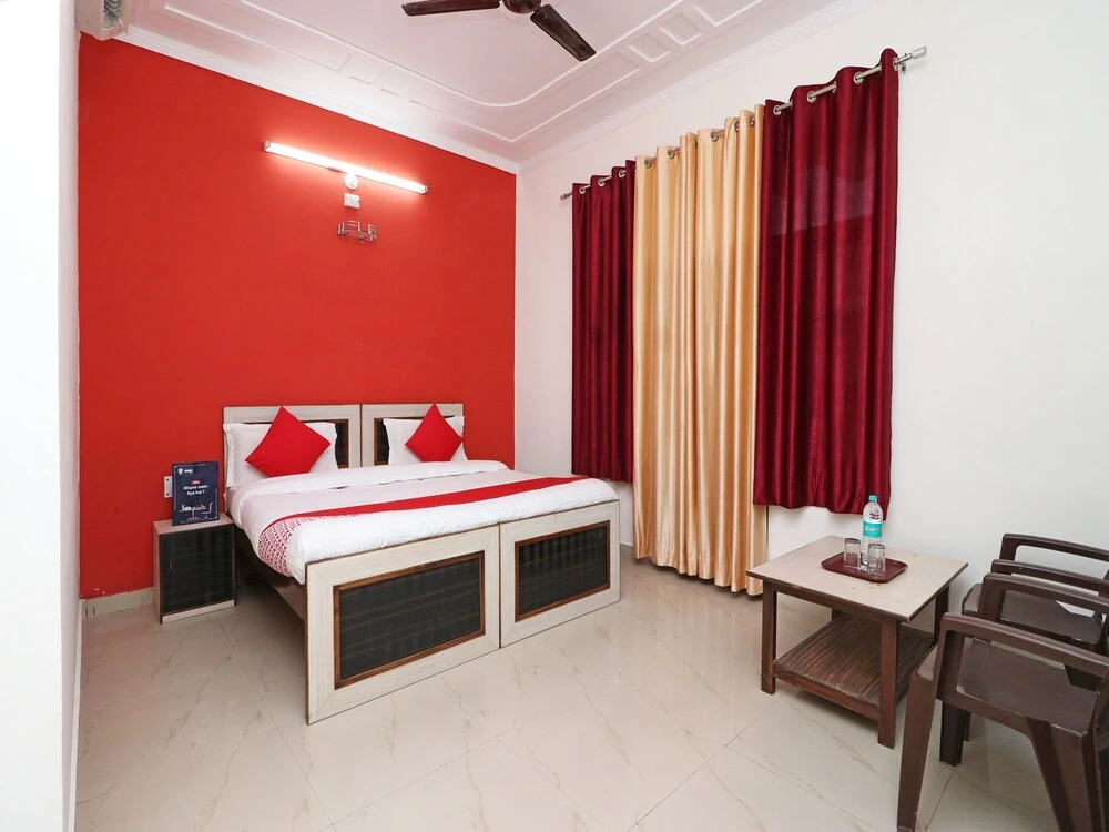OYO 6064 Home Stay Siddhi Palace