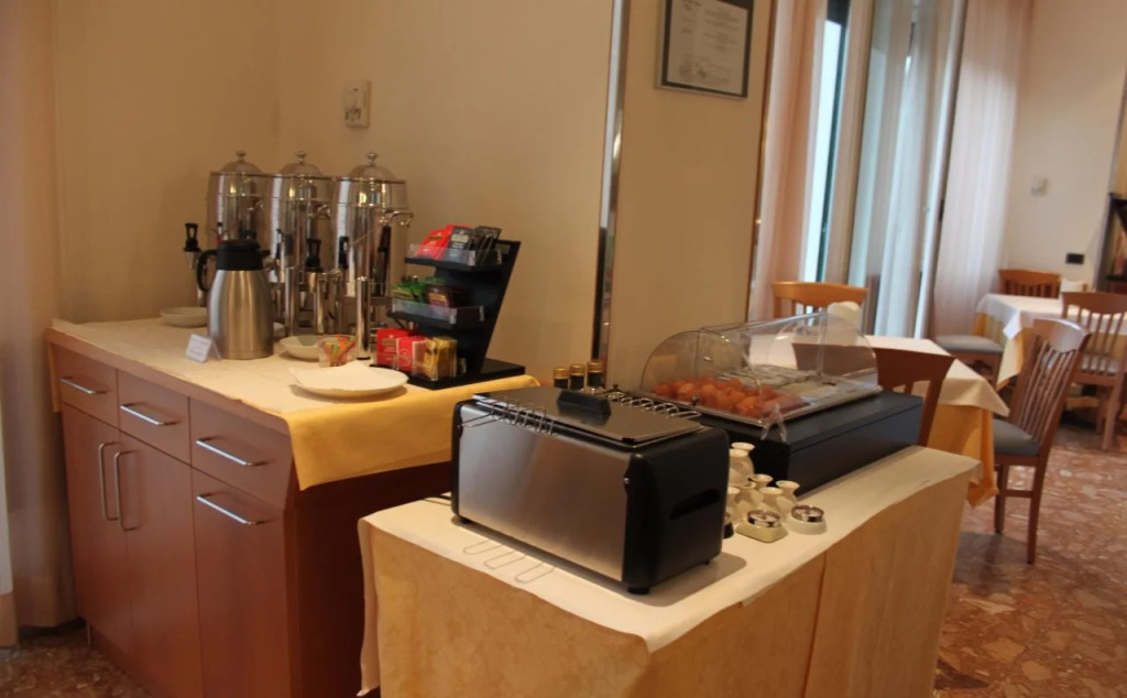 Hotel Elena