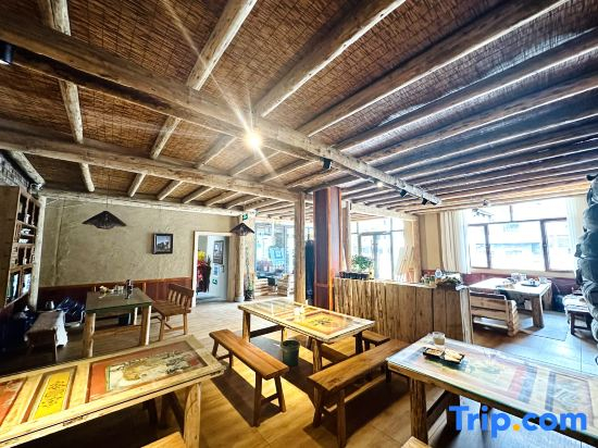 Shangu Homestay (Yagetang Branch)