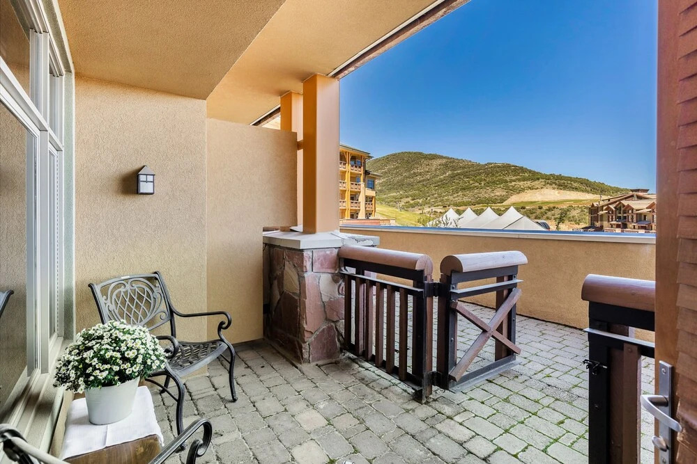 Sun Dialed-In Deluxe - Canyons Village Center