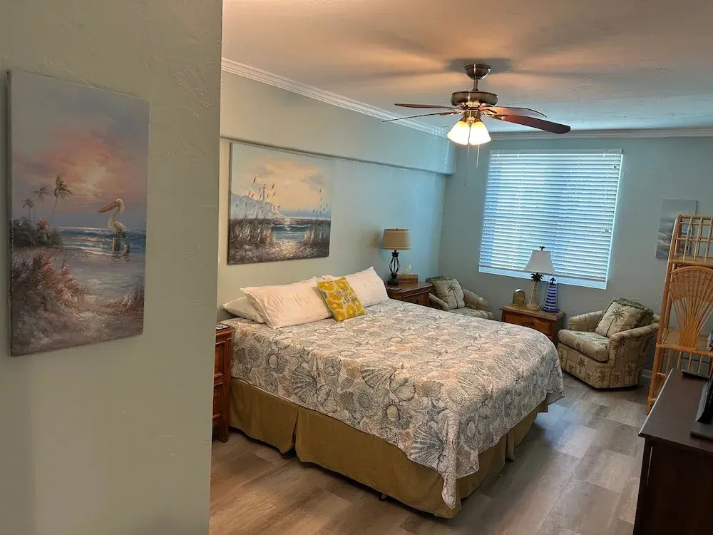 Welcome to Sandpiper Beachfront Condo. Cozy 1-bed in JAX Beach, Perfect for Couples! Pet-friendly!
