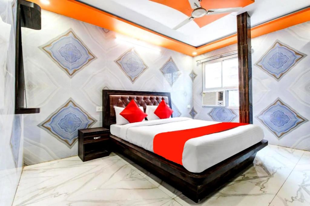 Goroomgo Krishna Palace Charbagh Lucknow