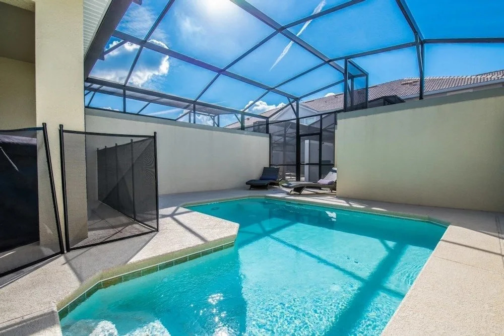 Amazing Townhouse! Storey Lake - 4813CS