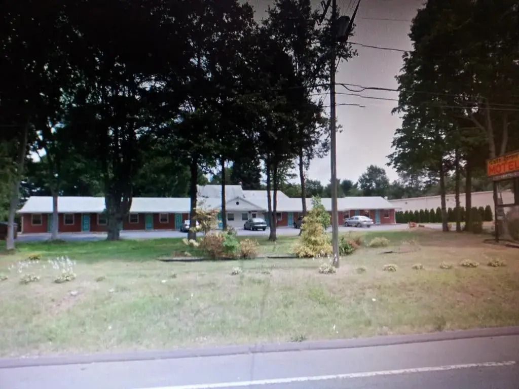Twin Spruce Motel