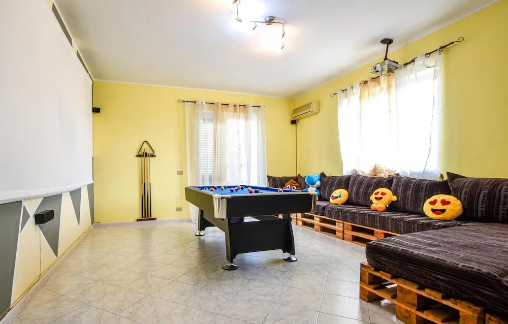 Nice Apartment in Santa Venerina With Outdoor Swimming Pool, Wifi and 3 Bedrooms