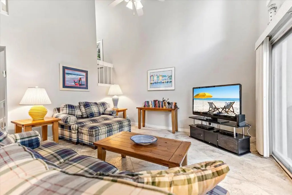 Stoney Creek 246, 2 Bedrooms, Pool Access, WiFi, Sleeps 6