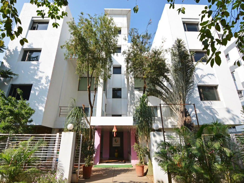 Capital O 22124 Hotel Lotus Residency