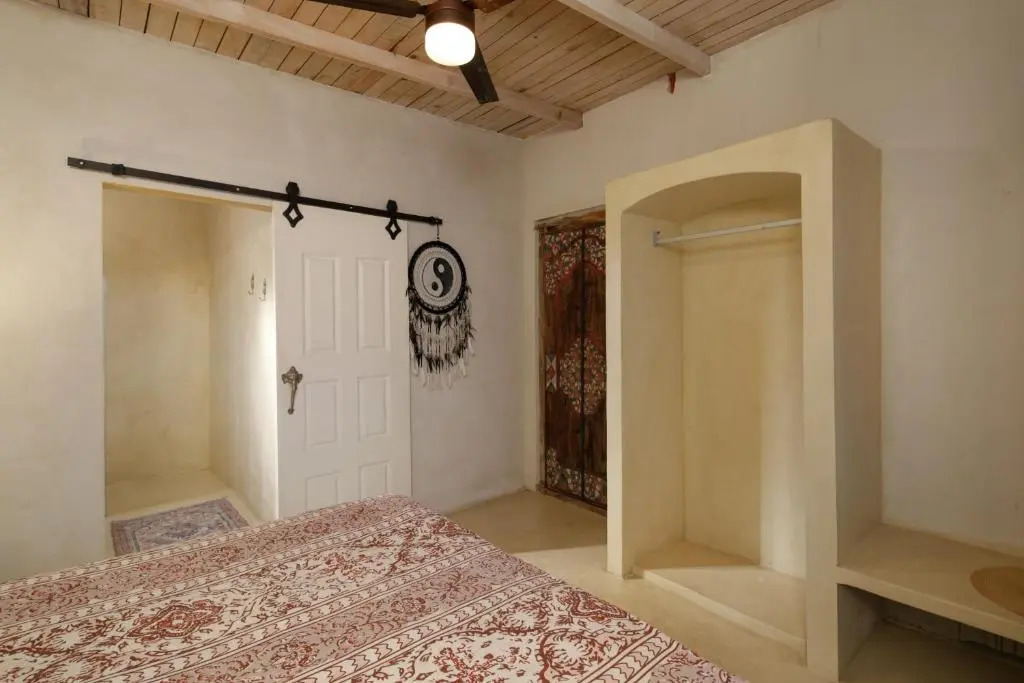 My Sisters House - Female only