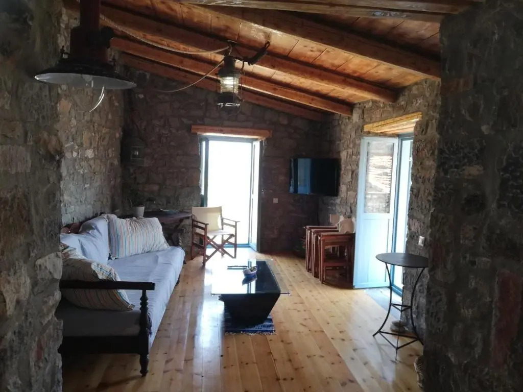 Pappou's Traditional Cottage at Epano Elounda