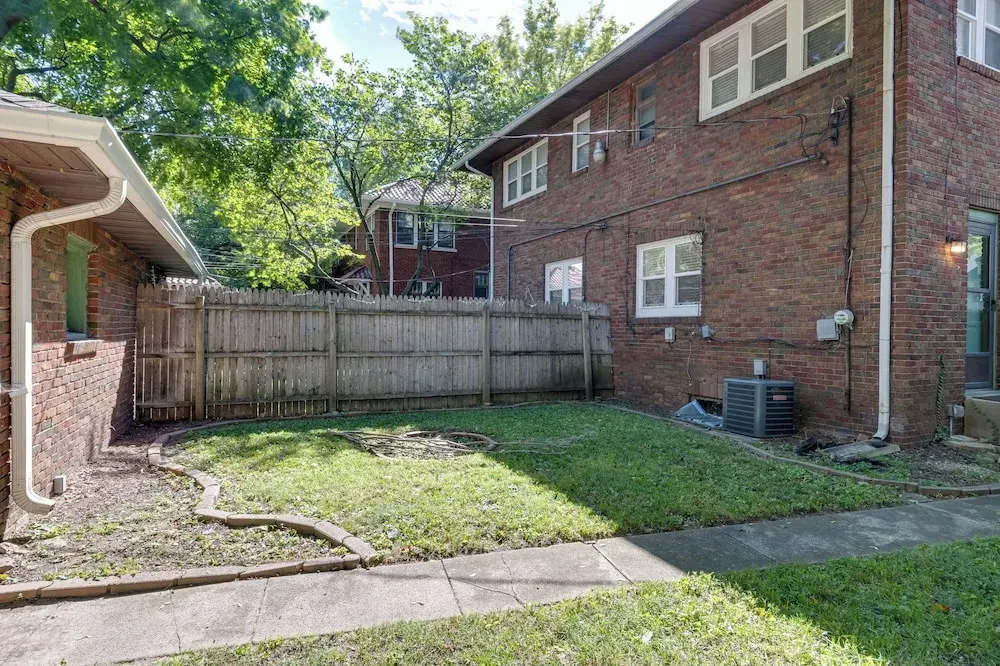 Near Family Fun! Centrally Located Indy Charmer