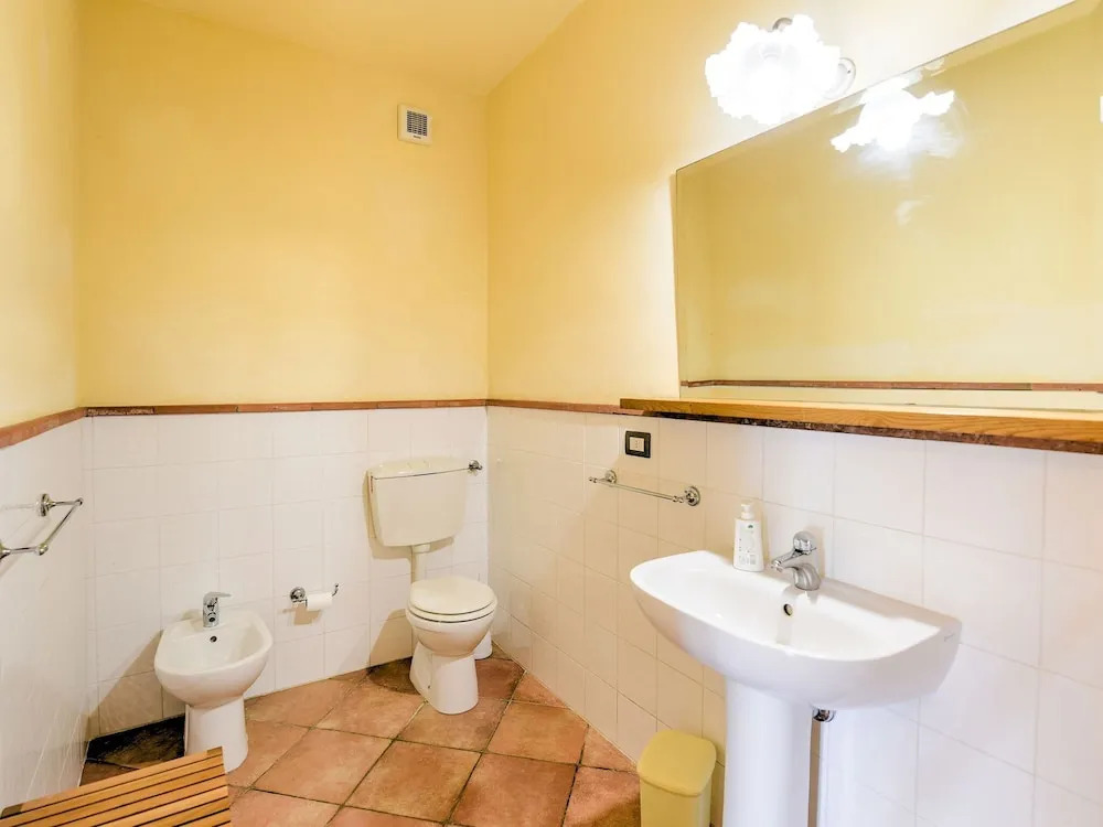 Spacious Holiday Home in Lamporecchio With Pool