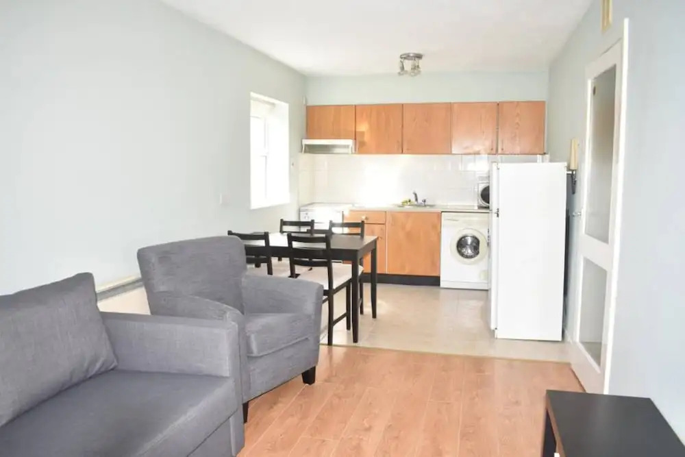 1 Bedroom Home in Dublin with Parking