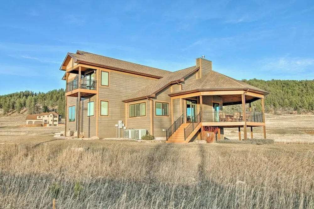 'bella Greens' Spacious Sturgis Home w/ Large Deck
