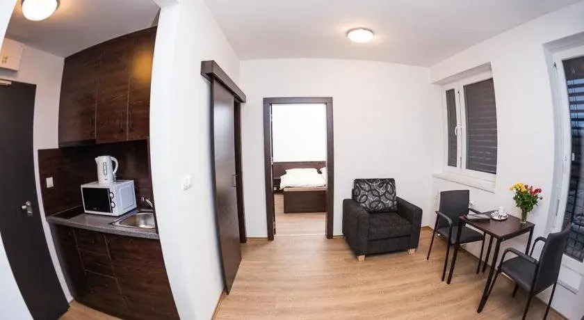 Barok Hotel and Apartments