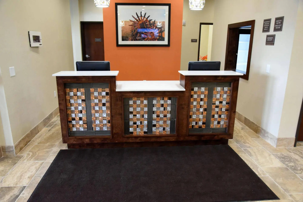 Home Away Kitchen Suites Enid