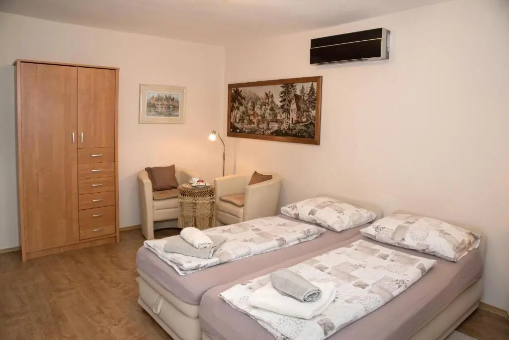 Deluxe Apartments