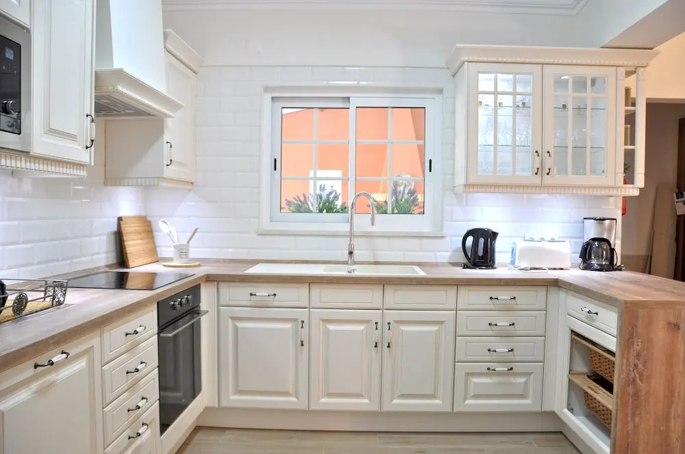 Fantastic for Family Gatherings, Optional Pool Heating, Free Air Con Wifi