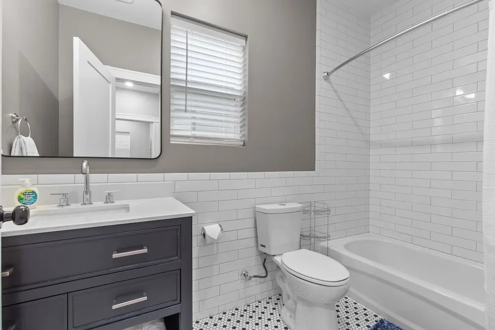 Uptown Elegant Escape | JZ Vacation Rentals