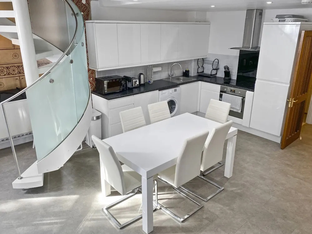 Rare 1-bed Church Converted Apartment in London