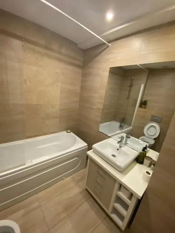Lucas investment L3 -104