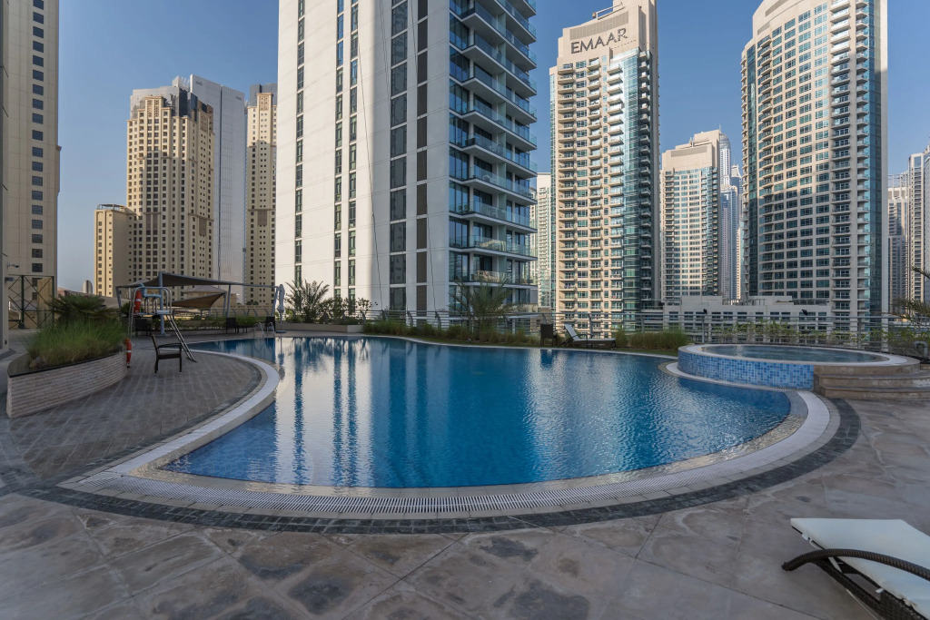 Unique Apt. With Balcony In Jam Marina