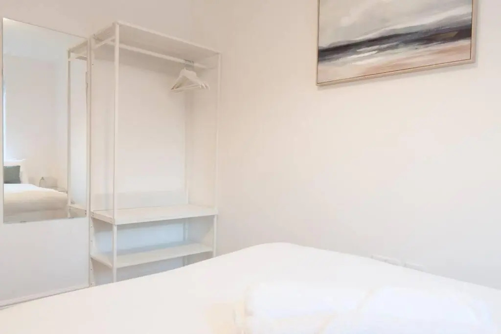 *NEW* Central Derby Apt, with Parking - Sleeps 6