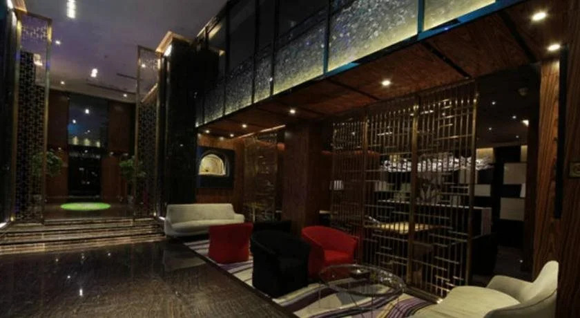 Boston International Hotel