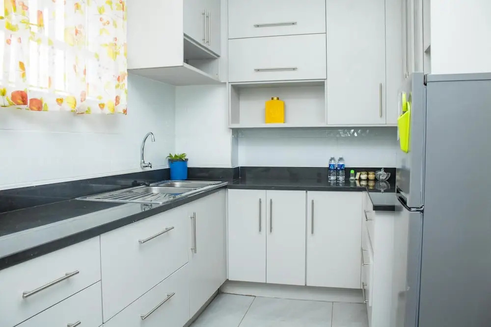 Centrally Located 1 Bedroom Apartment - 2365
