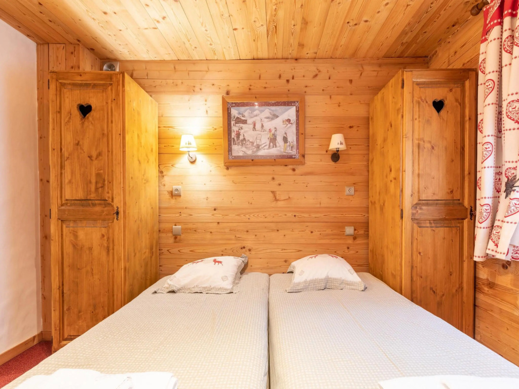 Lake View Chalet in Tignes near Ski Area