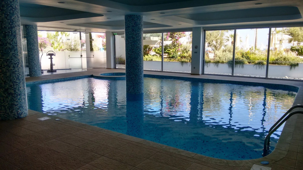 Vrissaki Beach Hotel