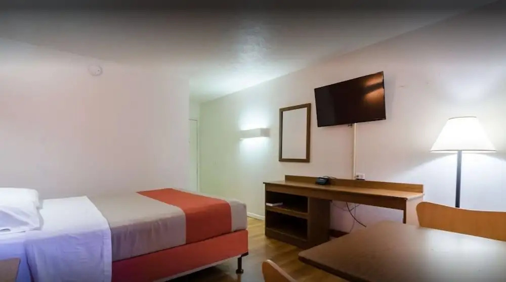 Motel 6 Emporia
