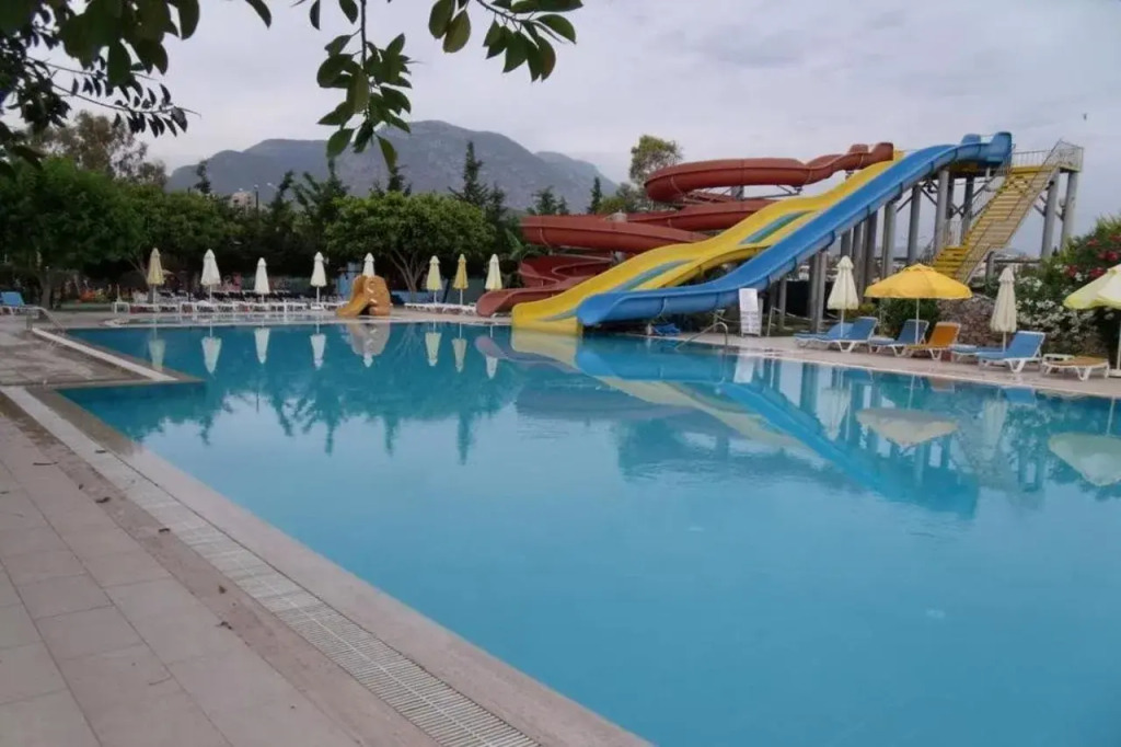 Senza Sunset Beach Hotel