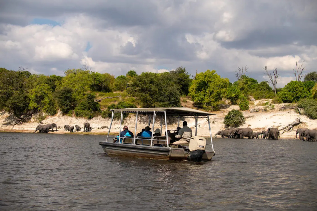 Ichingo Chobe River Lodge