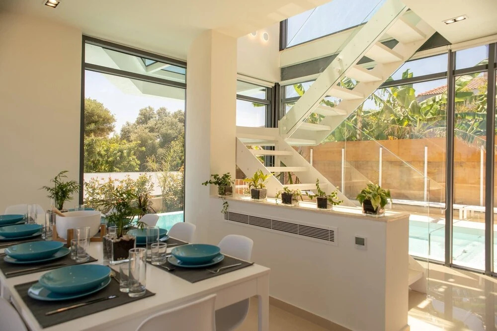 Luxury Villa Mirror - 200meters From The Beach