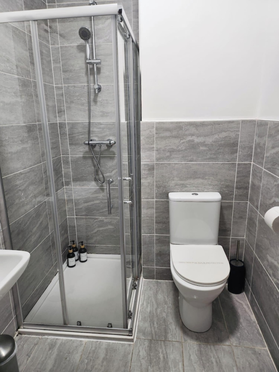Dundee - 1 Bed - Sleeps 5 - Pet Friendly