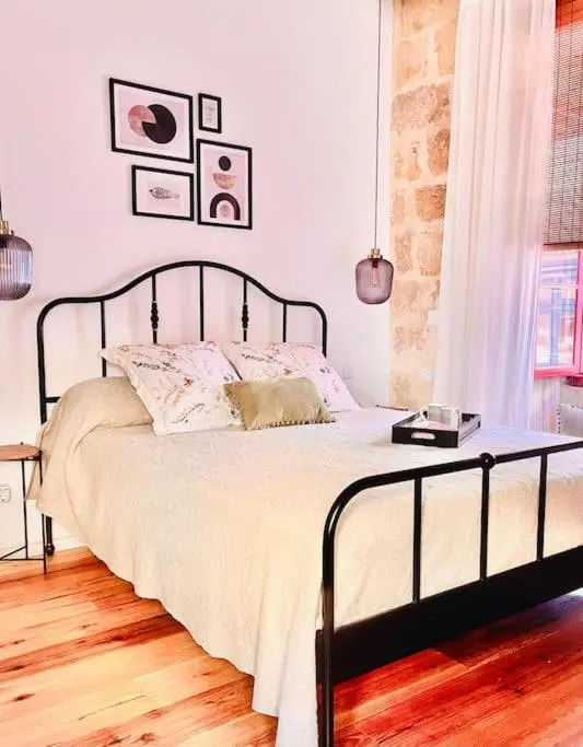 300yr old, self catering, tiny house in Victoria Centre, Gozo