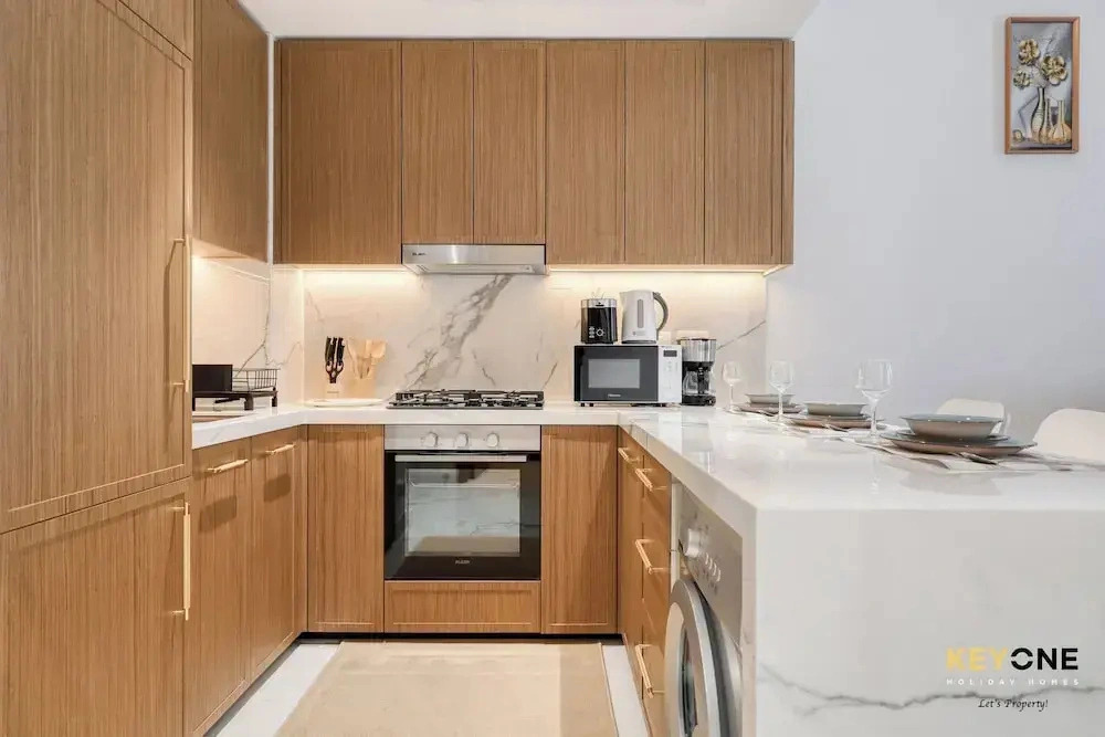 Splendour Living 1BR at Azizi Riviera