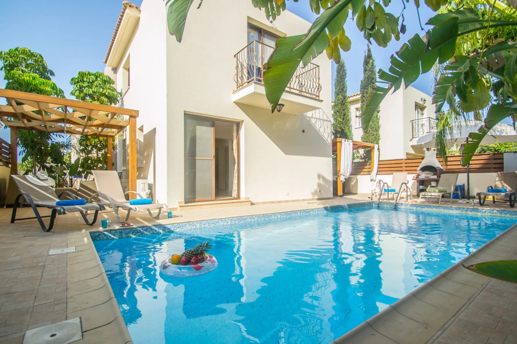 Ismini Lagoon Villa